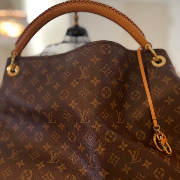 Lv arty - Picture 2 of 4